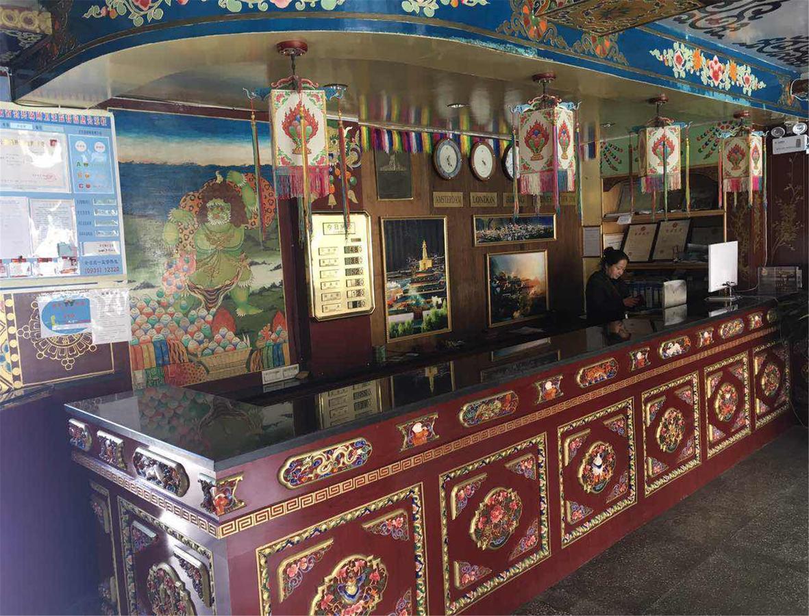 Overseas Tibetan Hotel Xiahe Exterior foto